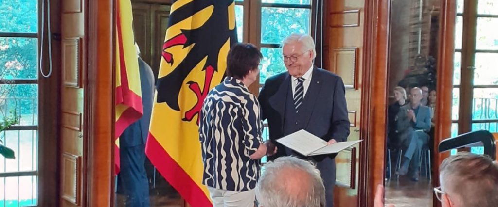 Verleihung des Bundesverdienstkreuzes an Martina Ihrlich durch den Bundespr&auml;sidenten Frank-Walter Steinmeier